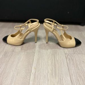 Woman Chanel heels size 39